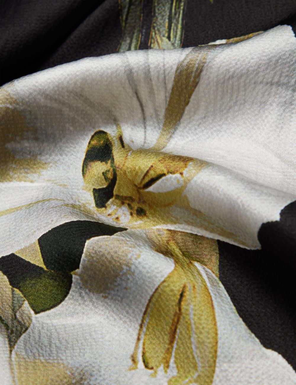 Black Women Ted Baker IRISSO - Floral Graphic Textured Long Silk Scarves | NZ  JCBH-45390