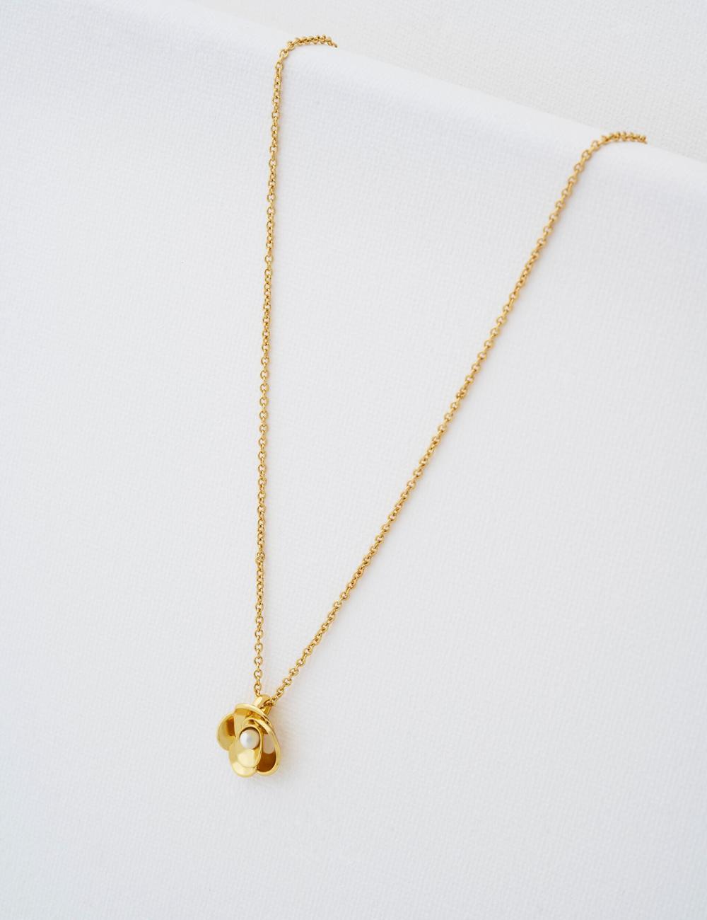 Gold Women Ted Baker FLORA - Pearl Detail Flower Pendant Necklaces | NZ  ATNX-57046